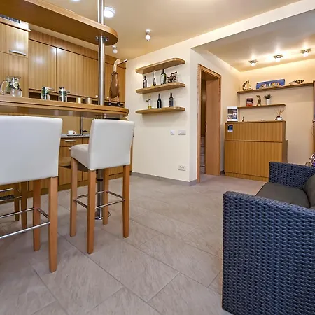 بيت ضيافة Golden Goose 4*