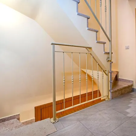 Golden Goose بيت ضيافة 4*